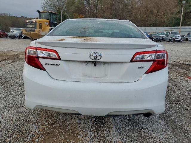 Toyota Camry L Image 2