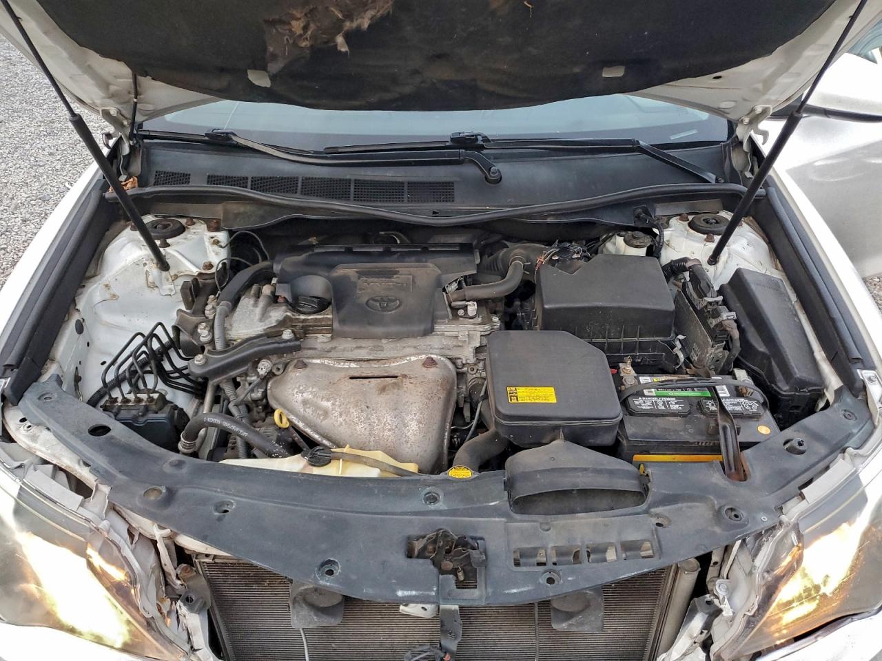 Toyota Camry L Image 9