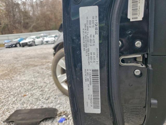 Chrysler 300 S Image 13