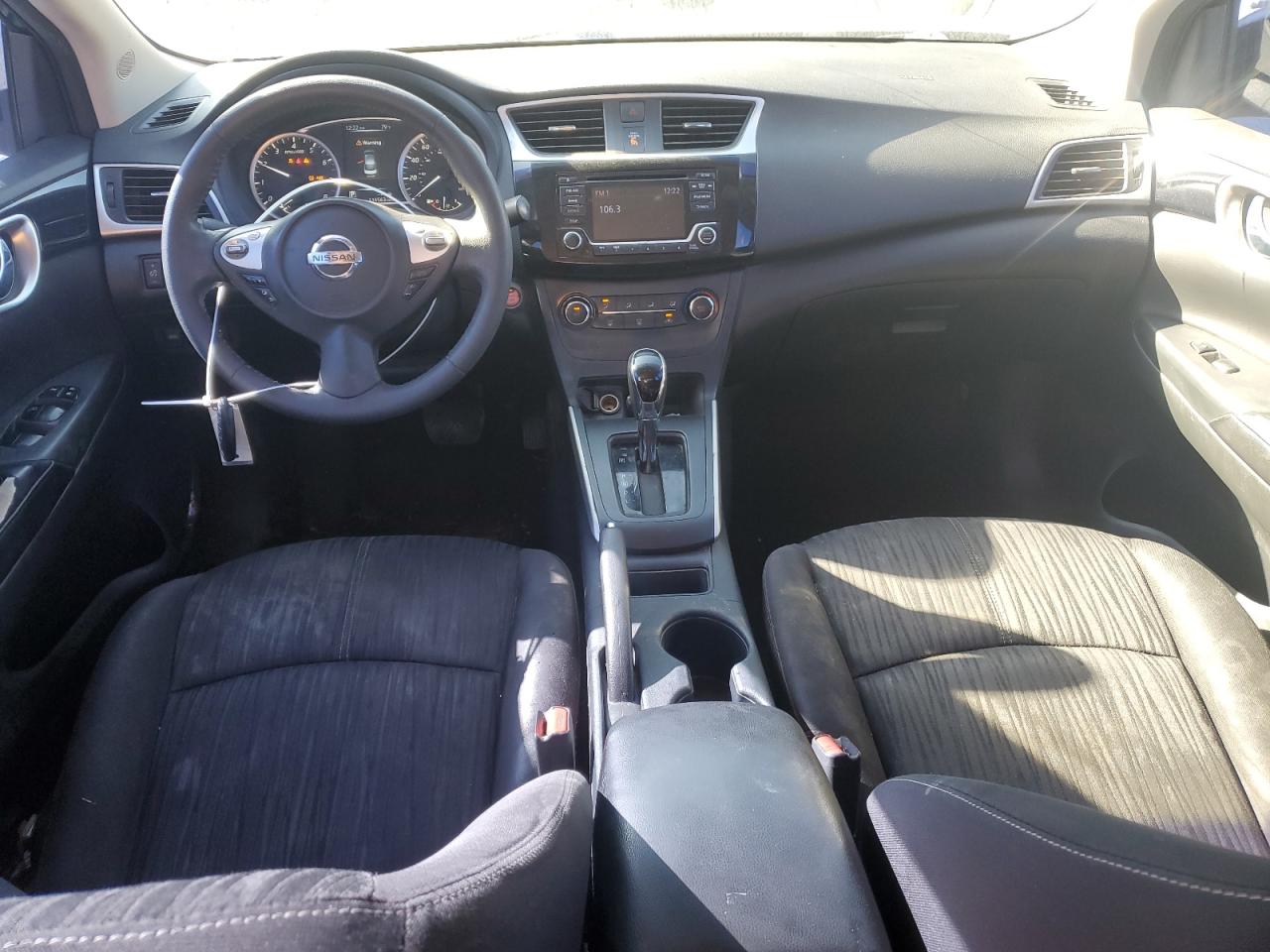 Nissan Sentra S Image 9