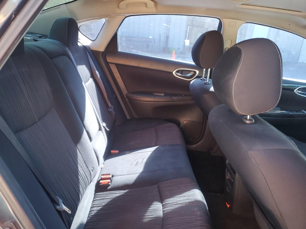 Nissan Sentra S Image 12