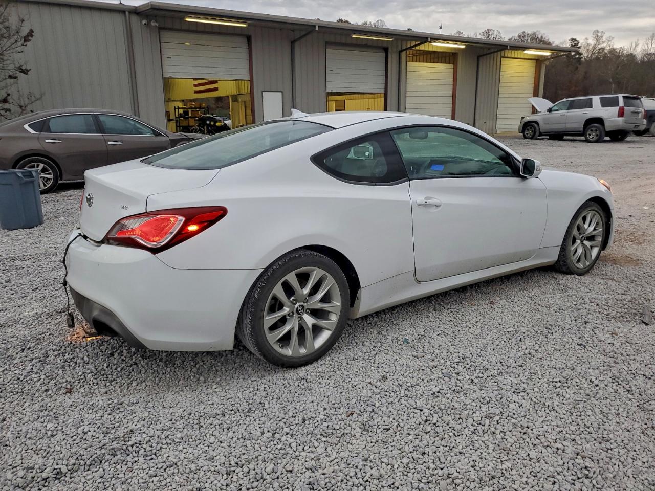 Hyundai Genesis 3.8l Image 4
