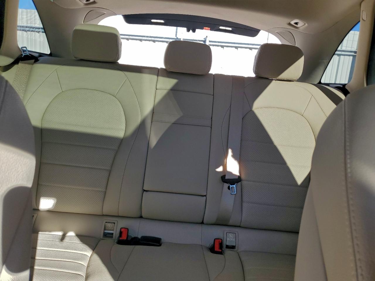 Mercedes-Benz GLC 300 Image 10