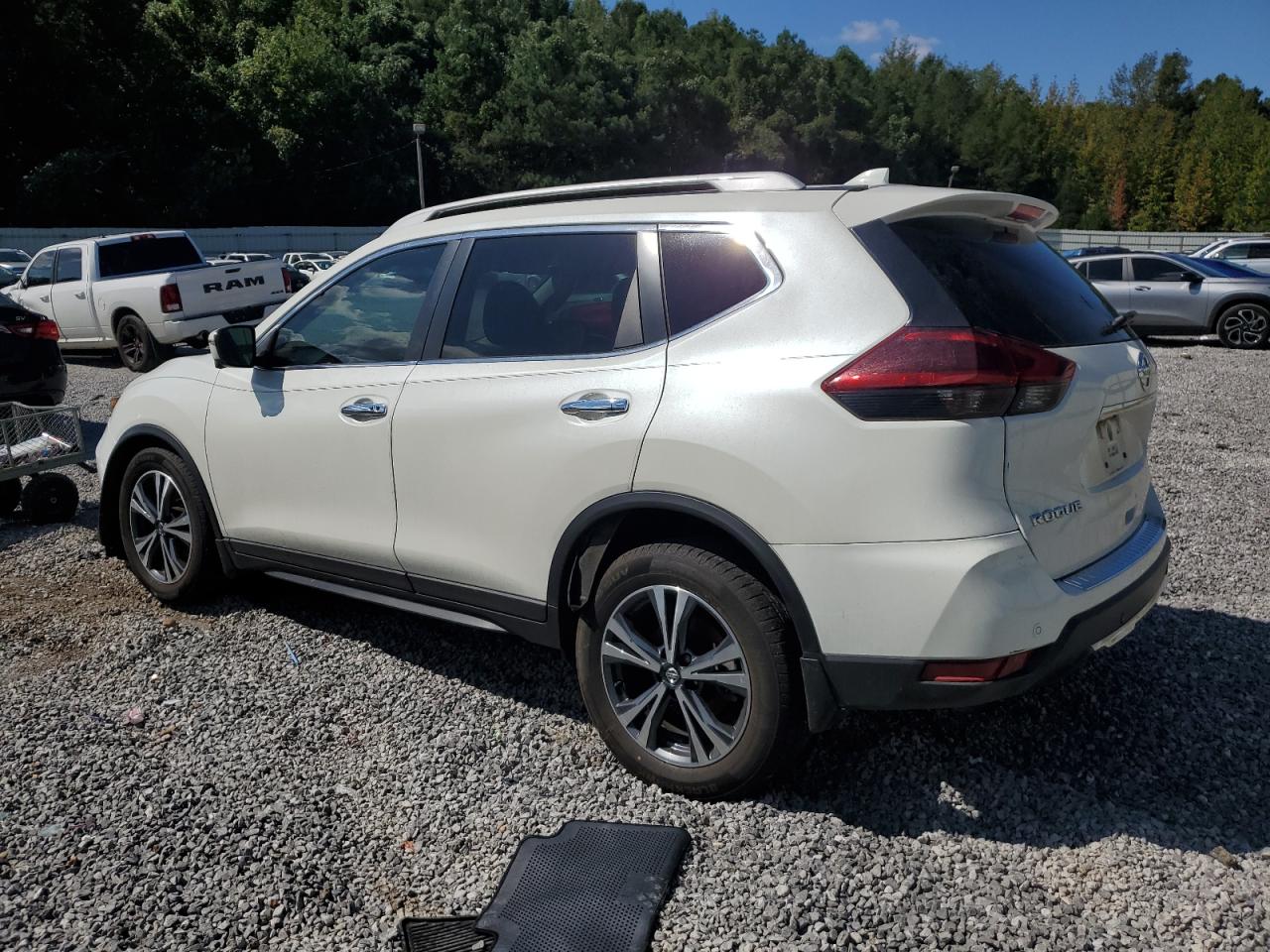 Nissan Rogue S Image 4
