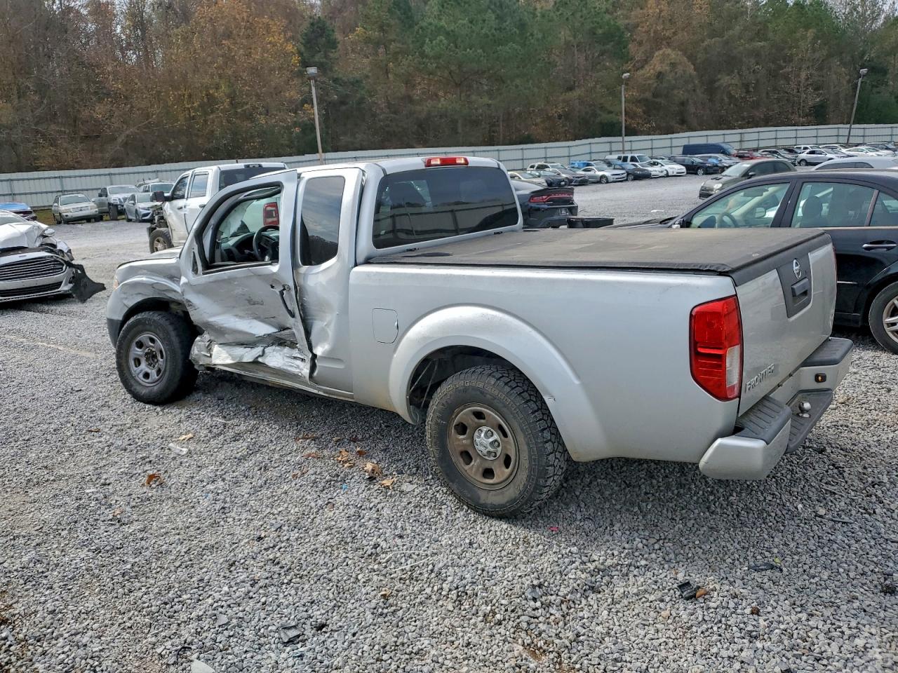 Nissan Frontier S Image 3