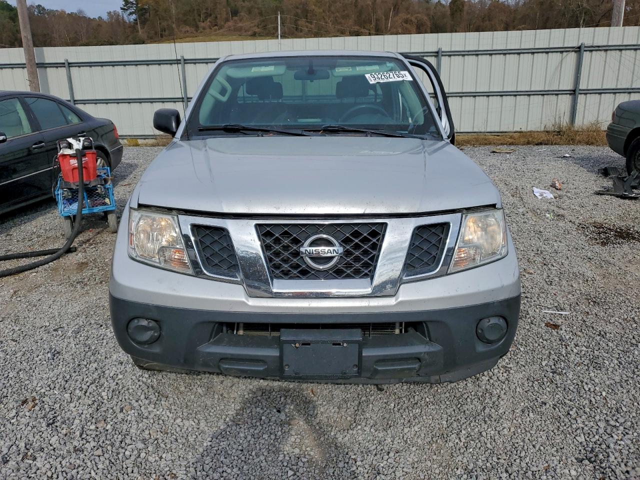 Nissan Frontier S Image 5