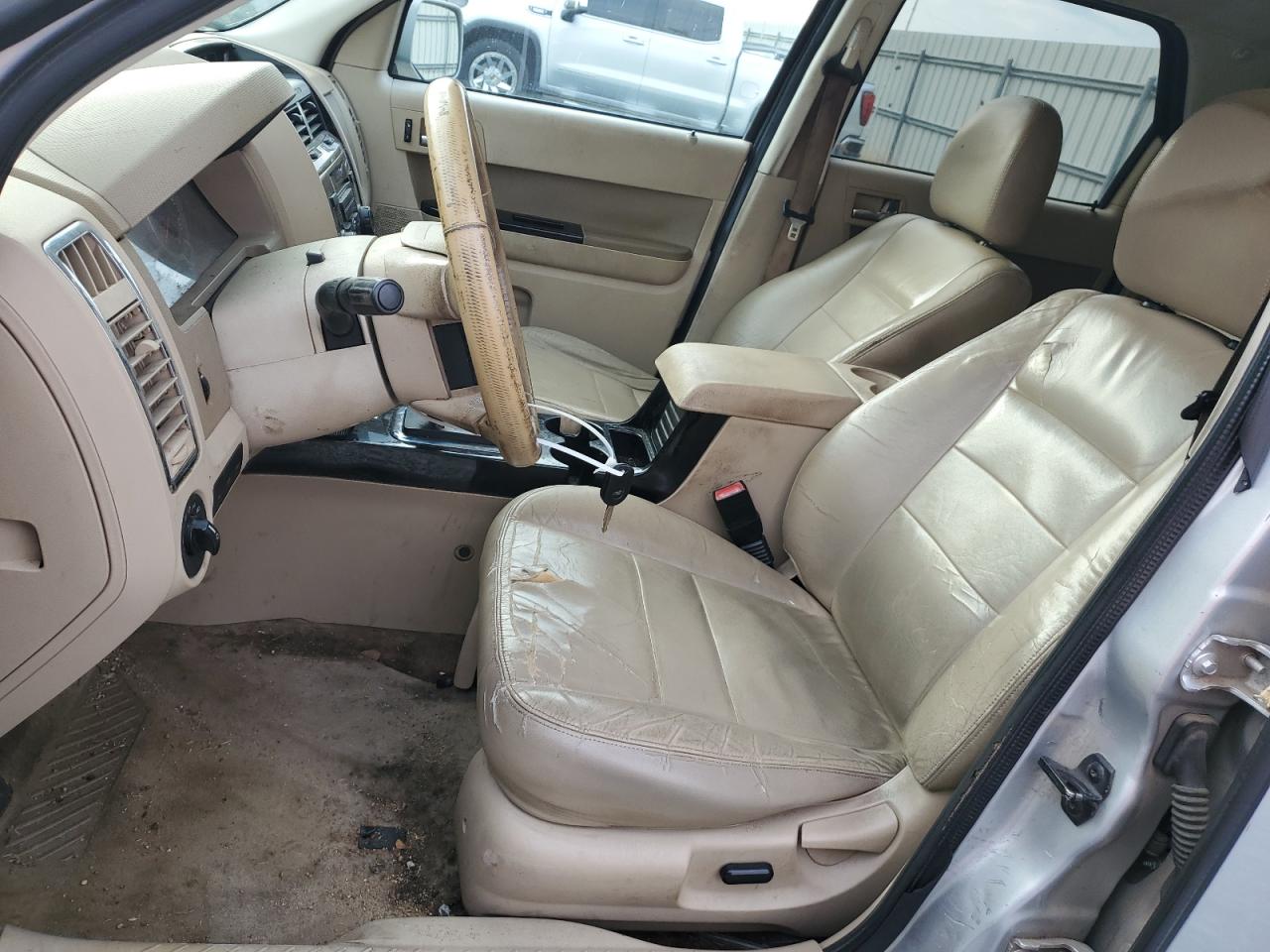 Ford Escape Limited Image 4