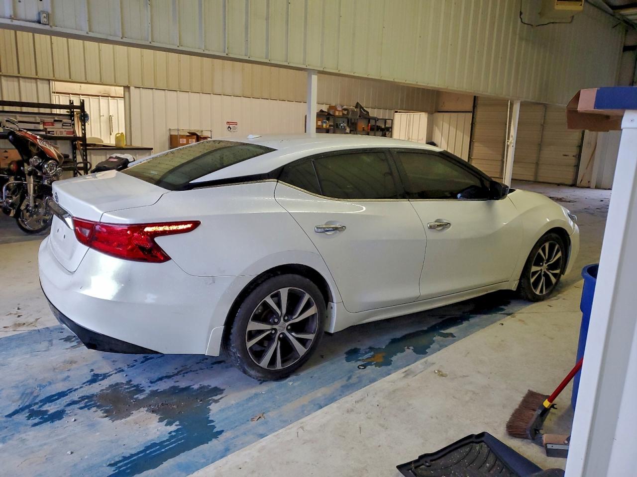 Nissan Maxima 3.5s Image 3