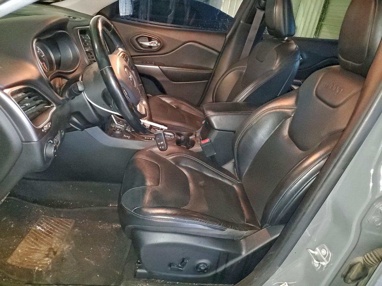 Jeep Grand Cherokee Latitude Plus Image 5