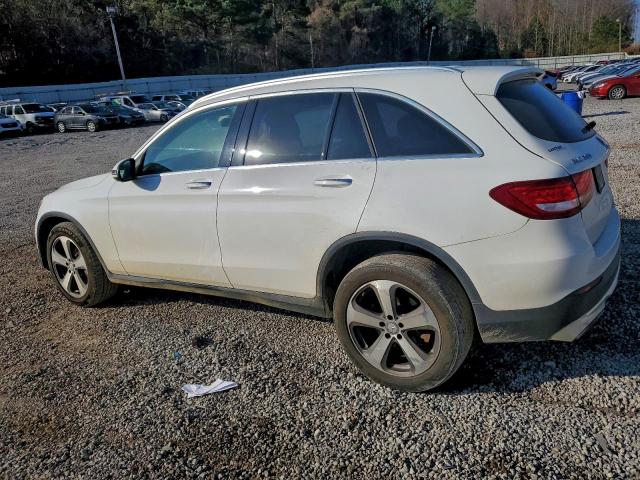 Mercedes-Benz GLC 300 Image 11