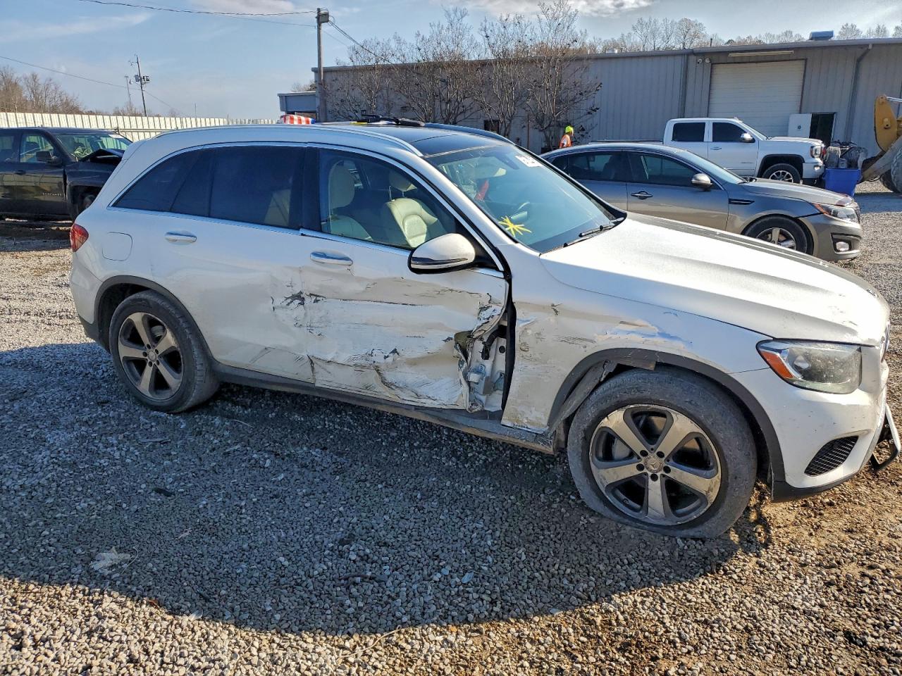 Mercedes-Benz GLC 300 Image 9