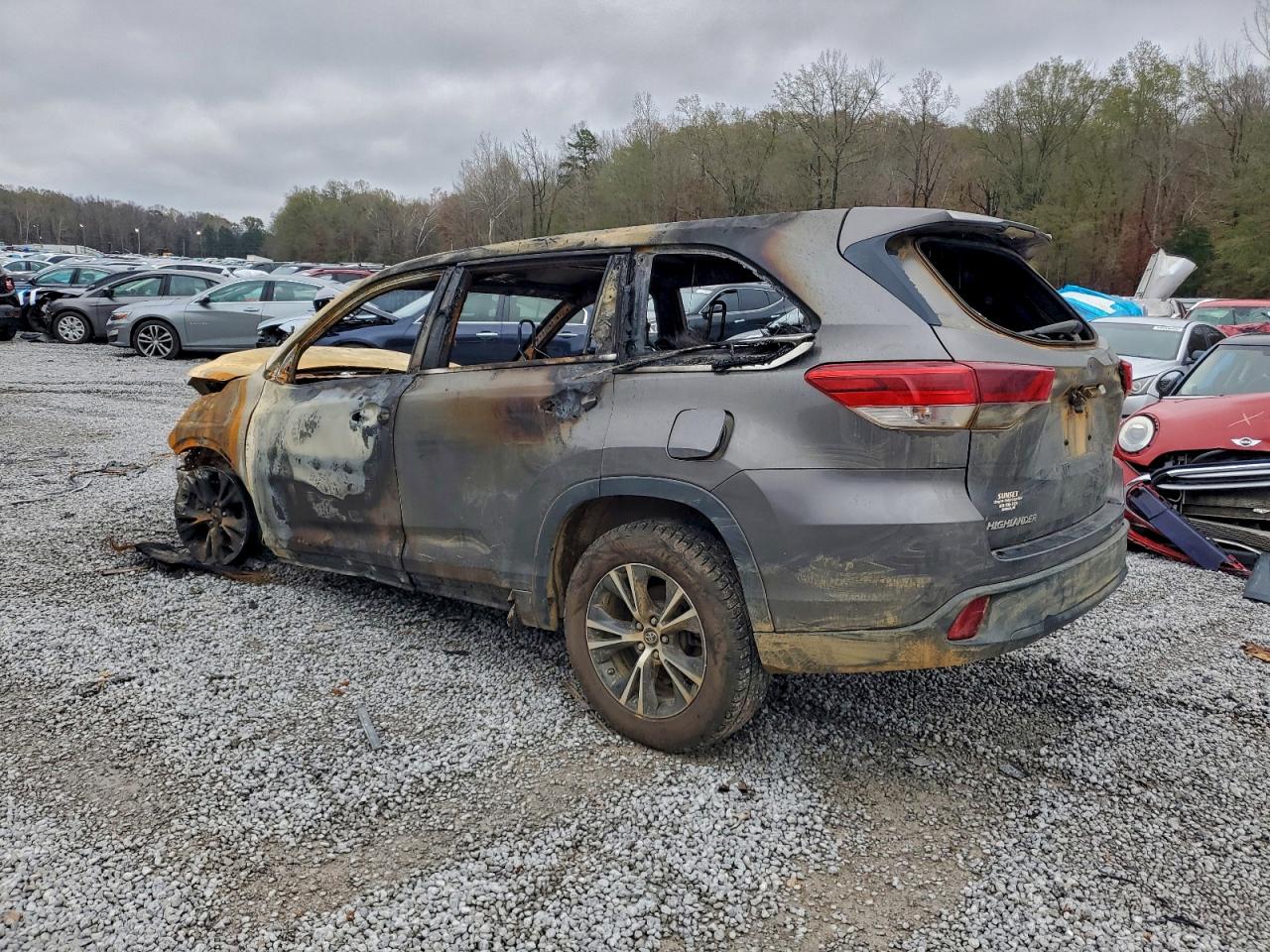 Toyota Highlander Le Image 5