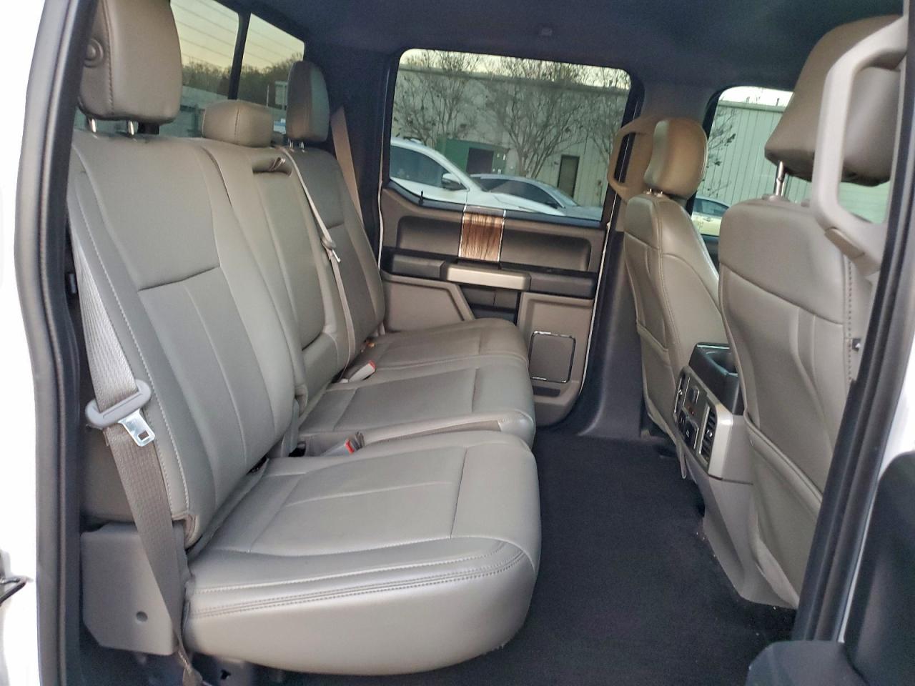 Ford F-150 Supercrew Image 7