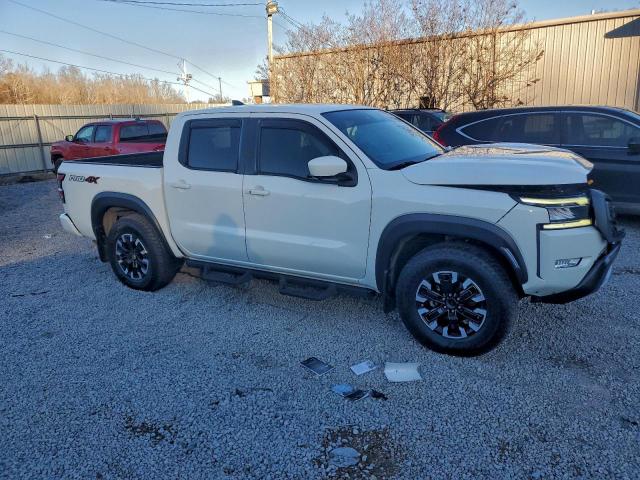 Nissan Frontier S Image 3