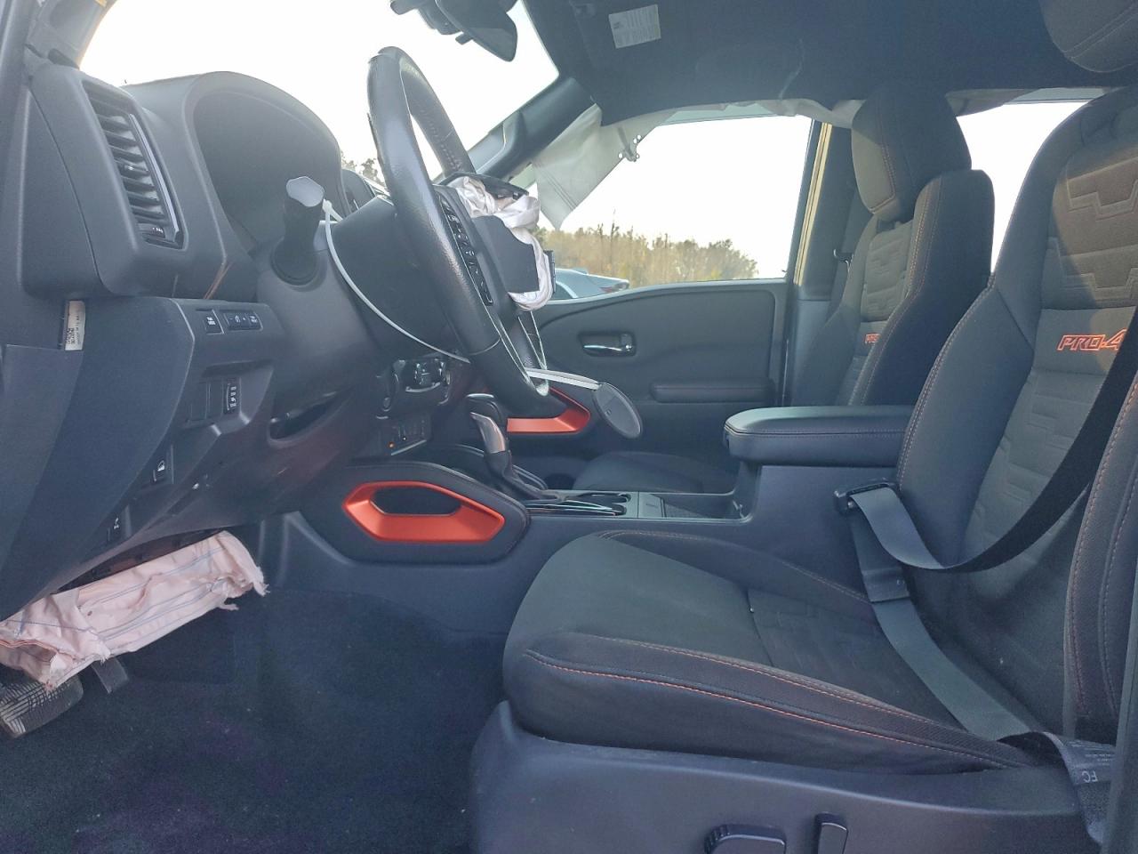 Nissan Frontier S Image 4