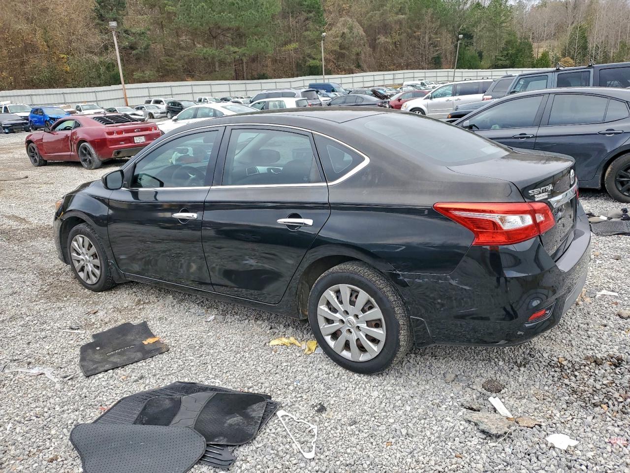 Nissan Sentra S Image 2