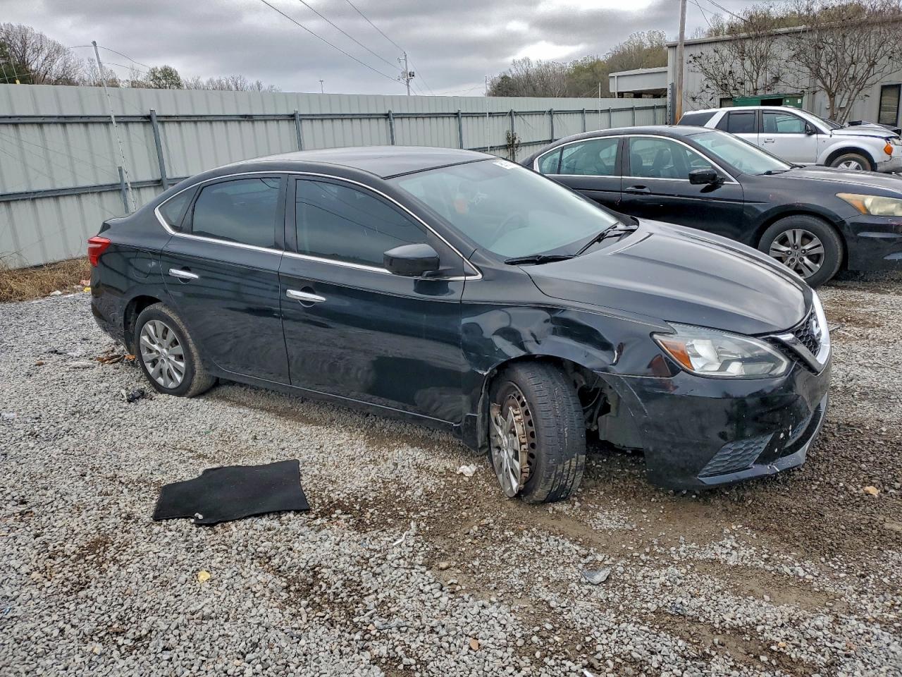 Nissan Sentra S Image 3