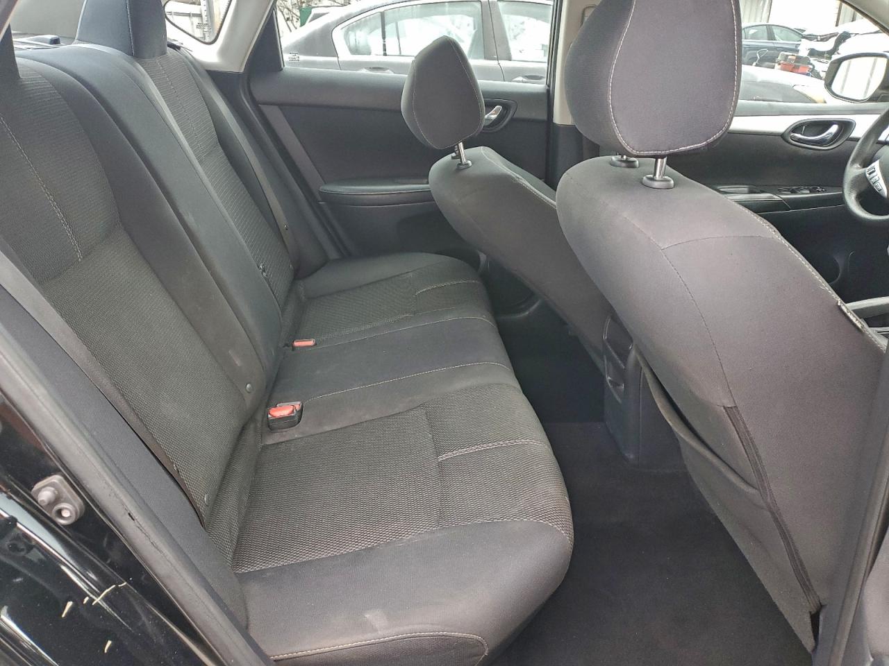 Nissan Sentra S Image 7