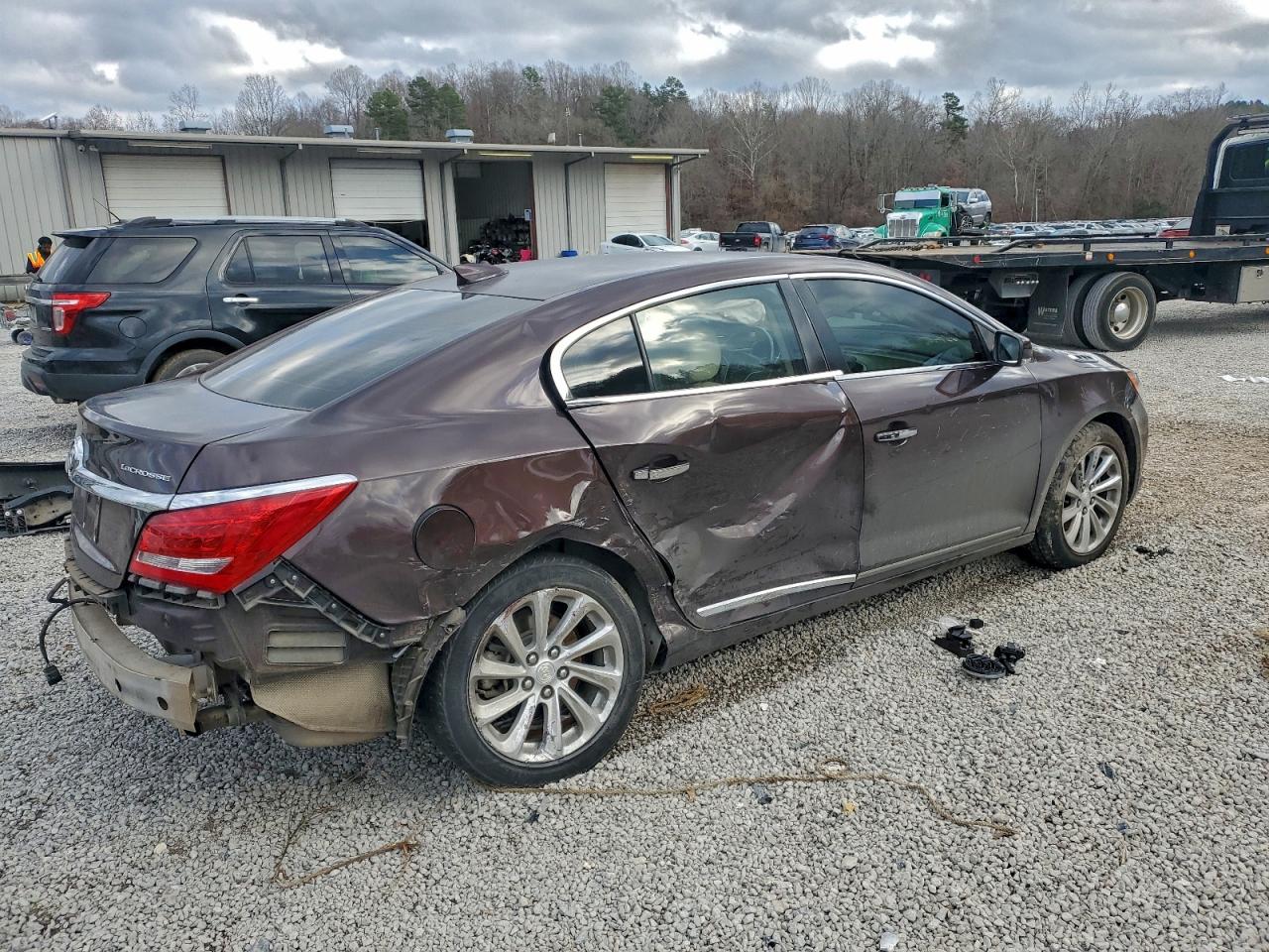 Buick LaCrosse Image 13