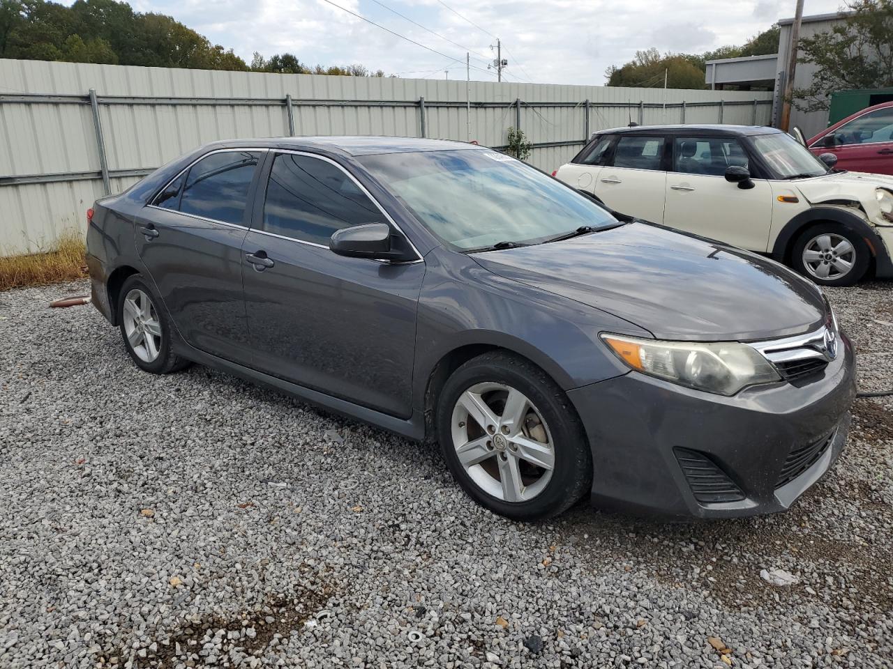 Toyota Camry L Image 3