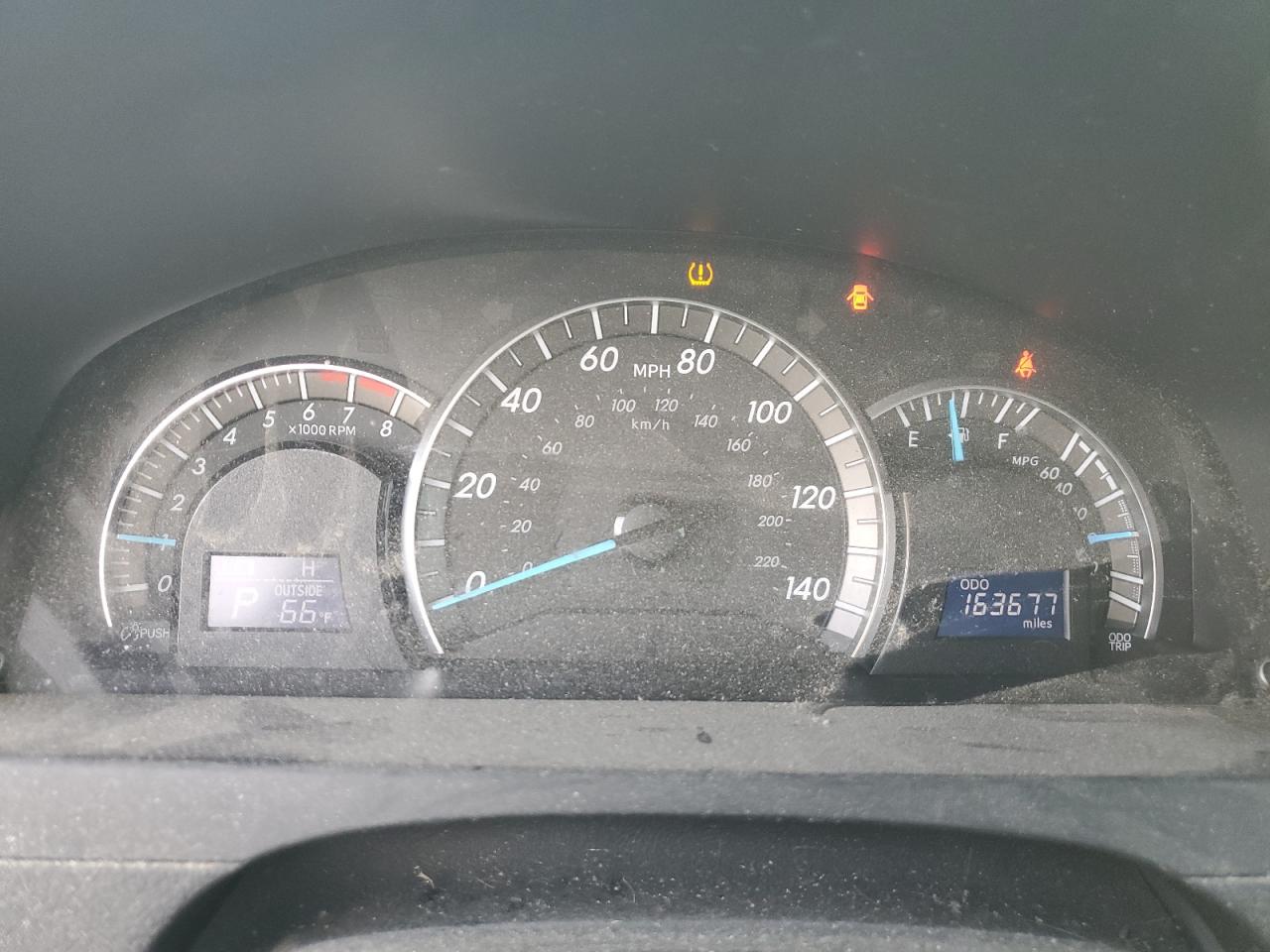 Toyota Camry L Image 10