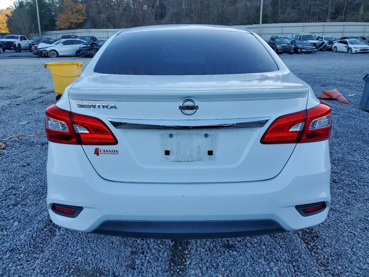 Nissan Sentra S Image 4