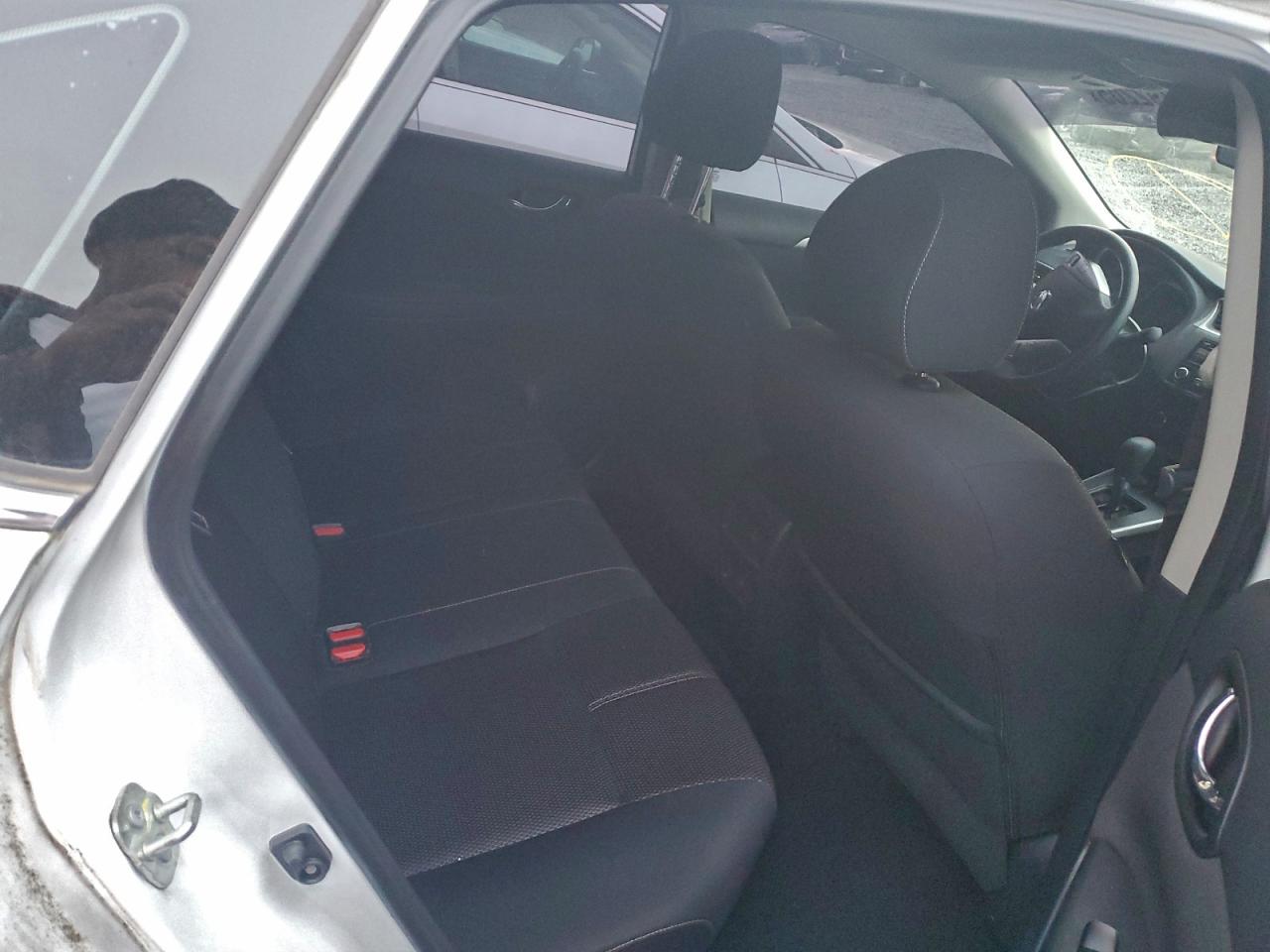 Nissan Sentra S Image 9