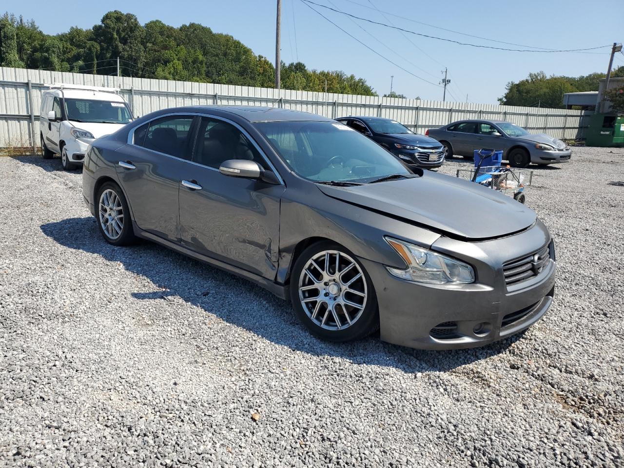 Nissan Maxima S Image 7