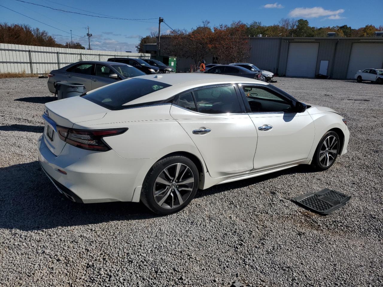 Nissan Maxima S Image 12