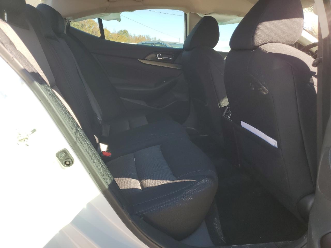 Nissan Maxima S Image 9