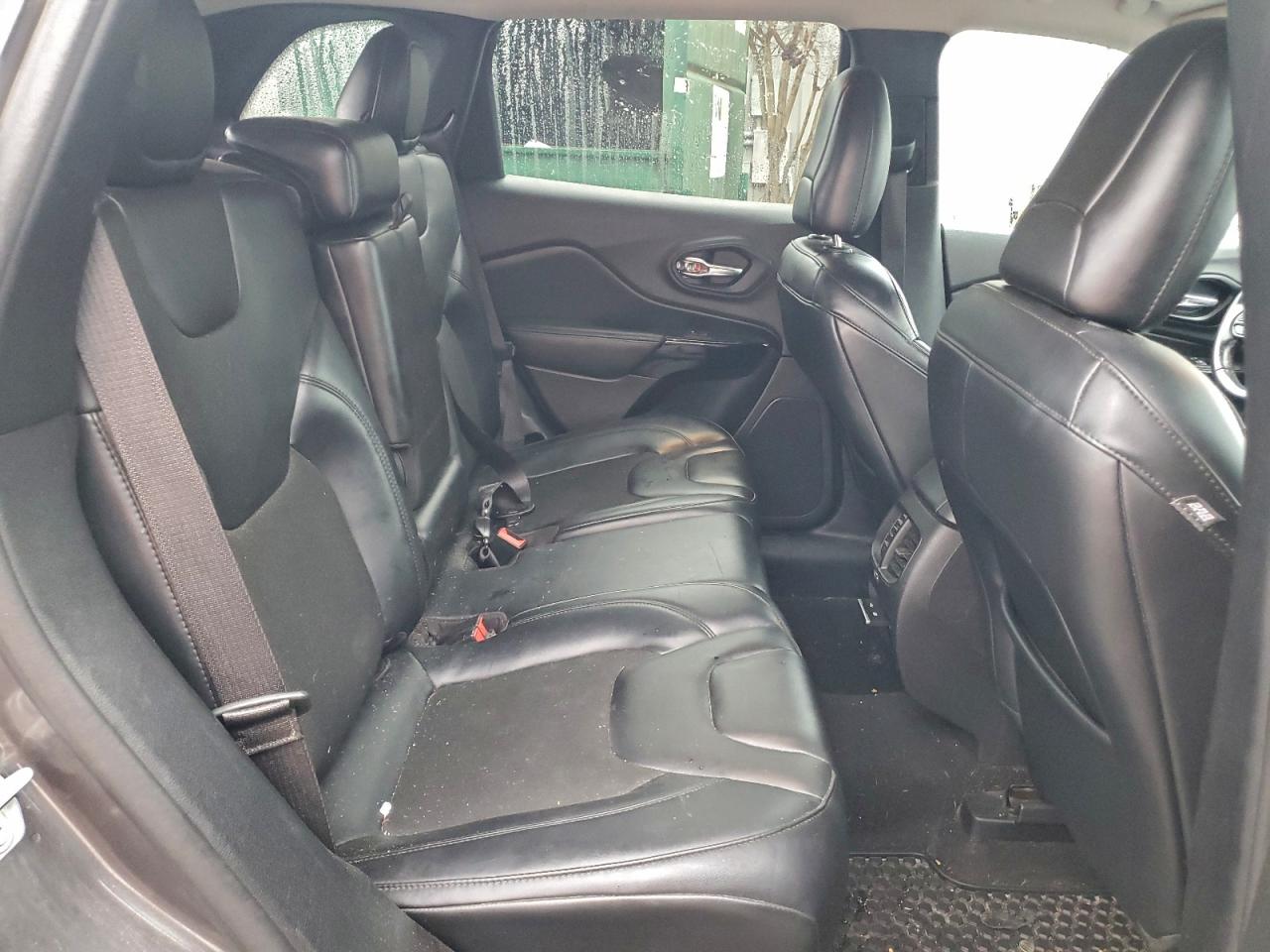 Jeep Grand Cherokee Latitude Plus Image 3