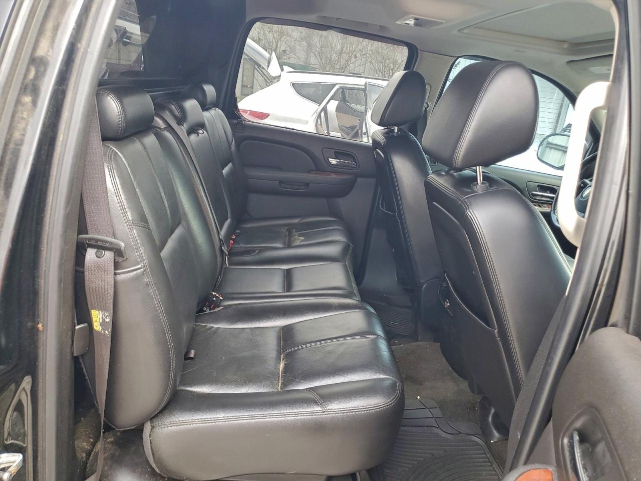 Chevrolet Avalanche K1500 Image 2