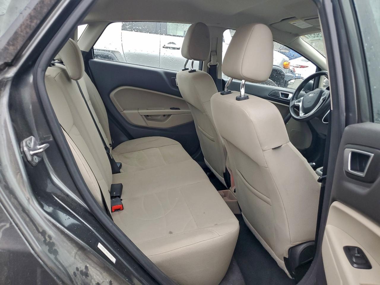 Ford Fiesta Se Image 9