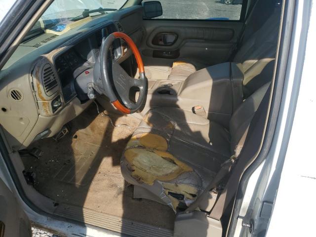 Chevrolet Suburban C1500 Image 6