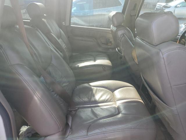 Chevrolet Suburban C1500 Image 12