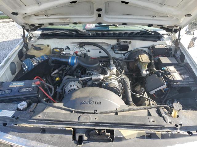 Chevrolet Suburban C1500 Image 11