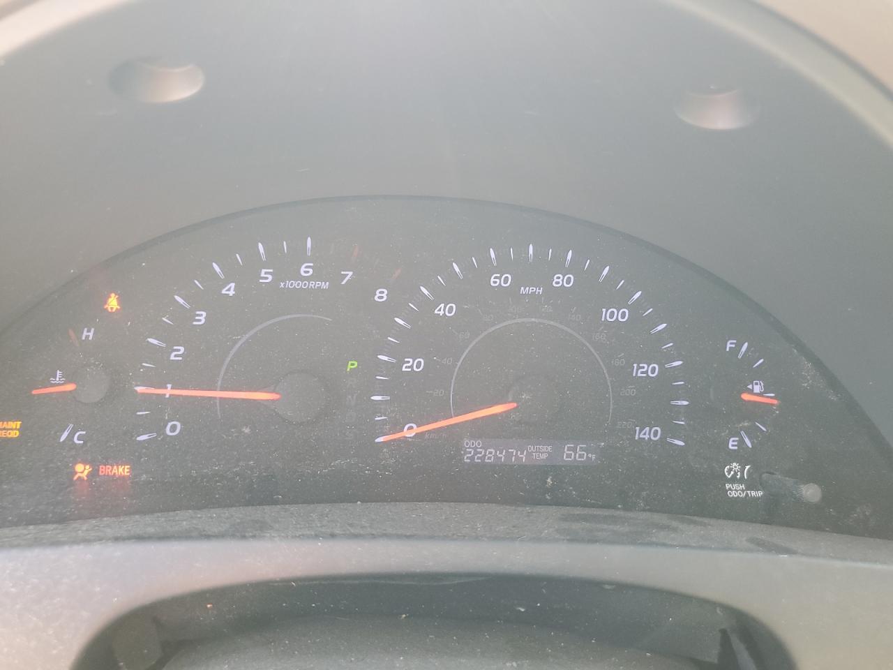 Toyota Camry Base Image 5