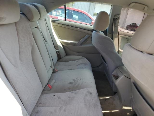 Toyota Camry Base Image 7