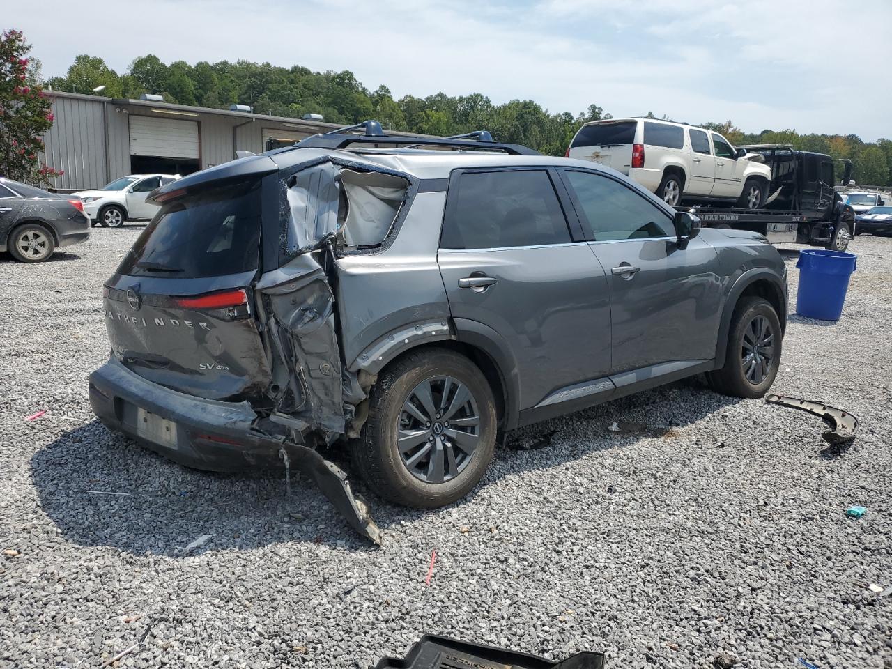 Nissan Pathfinder Sv Image 8