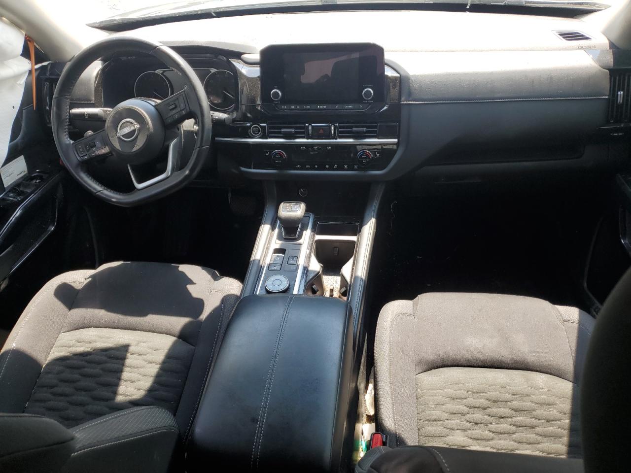 Nissan Pathfinder Sv Image 9