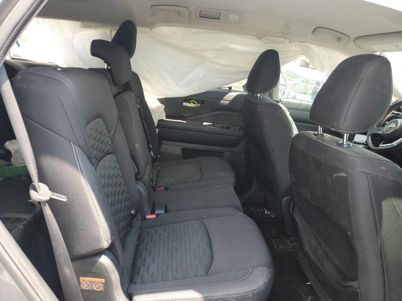 Nissan Pathfinder Sv Image 3