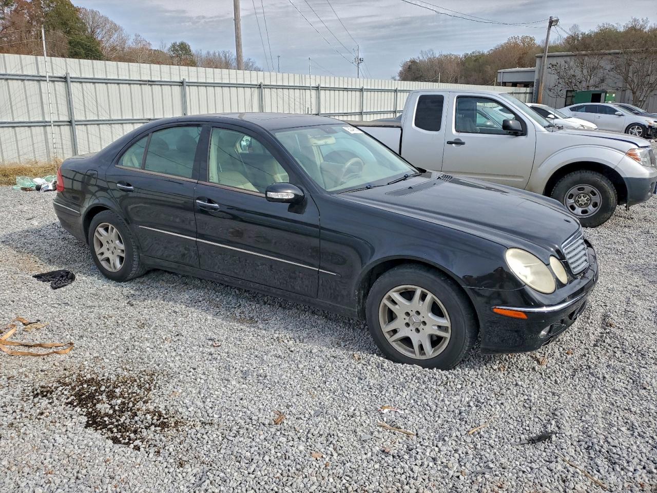 Mercedes-Benz E-Class 350 Image 12