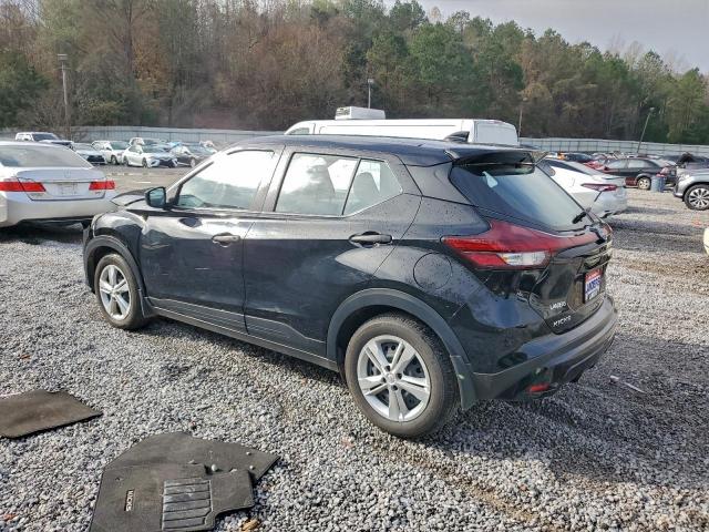 Nissan Kicks S Image 2