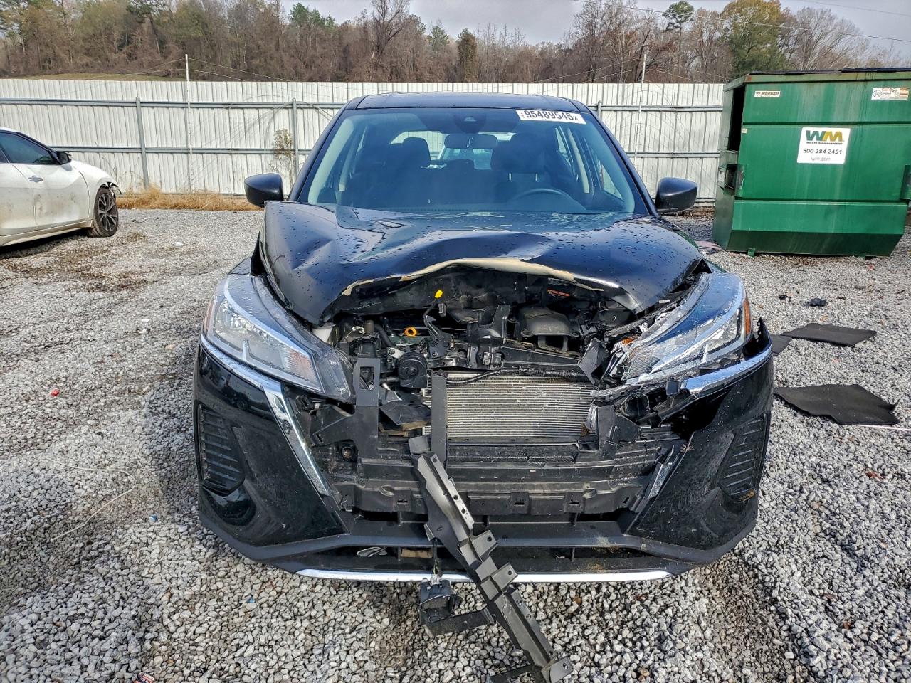 Nissan Kicks S Image 3