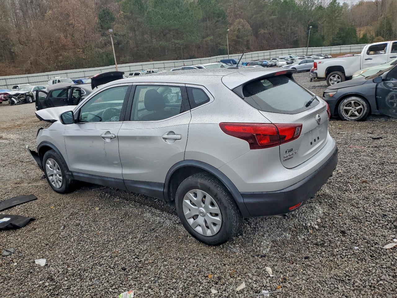 Nissan Rogue S Image 12