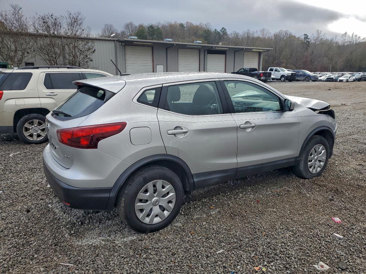 Nissan Rogue S Image 4