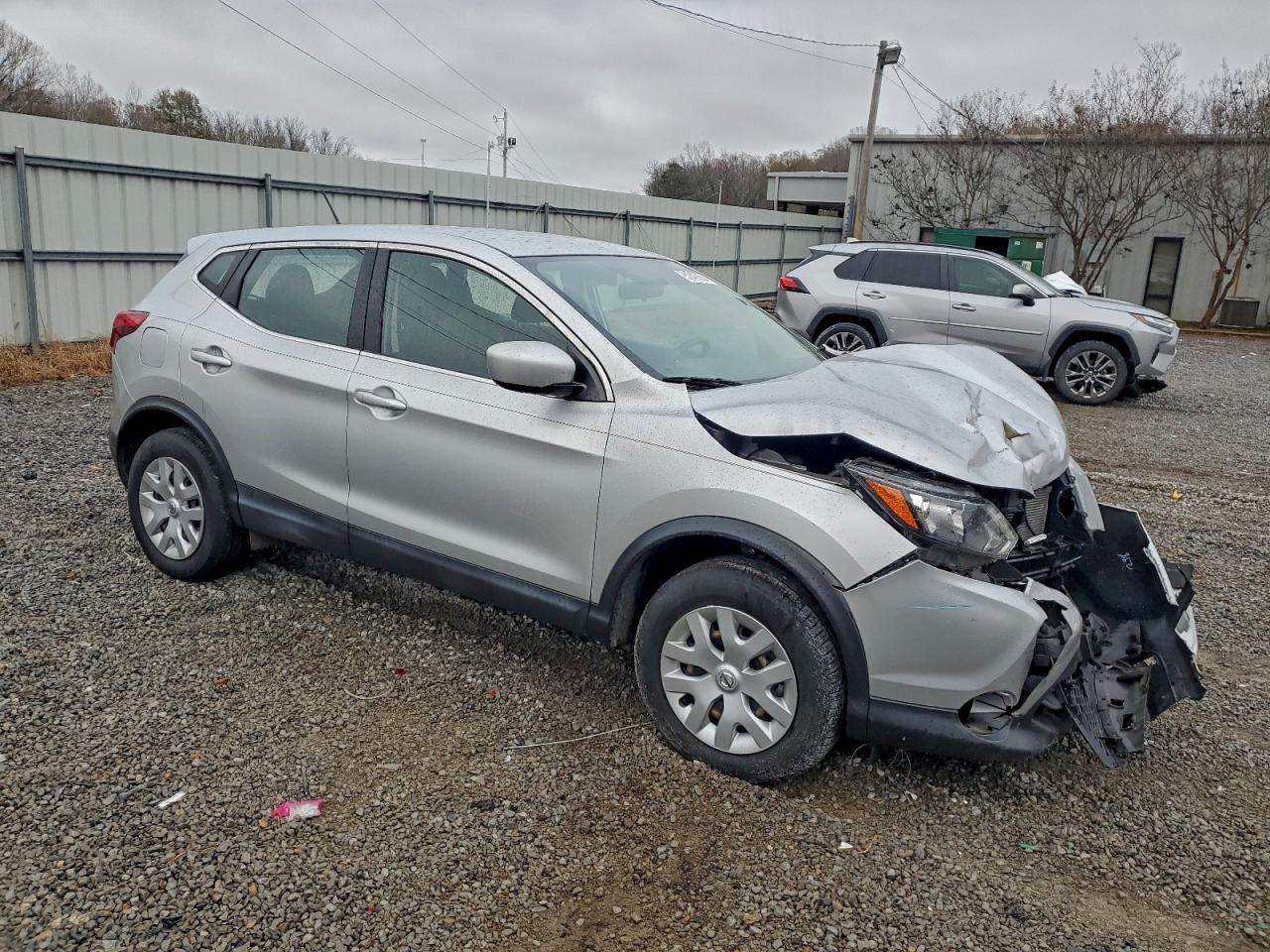 Nissan Rogue S Image 2