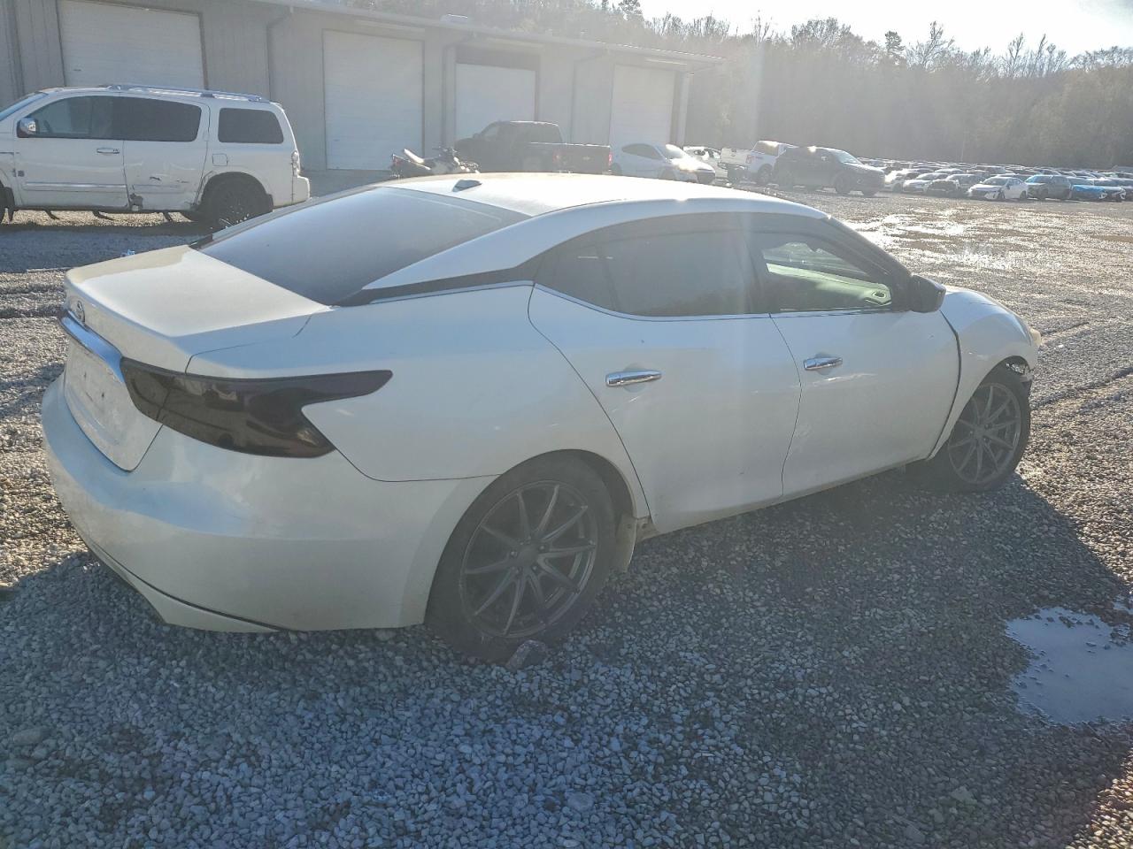 Nissan Maxima 3.5s Image 3