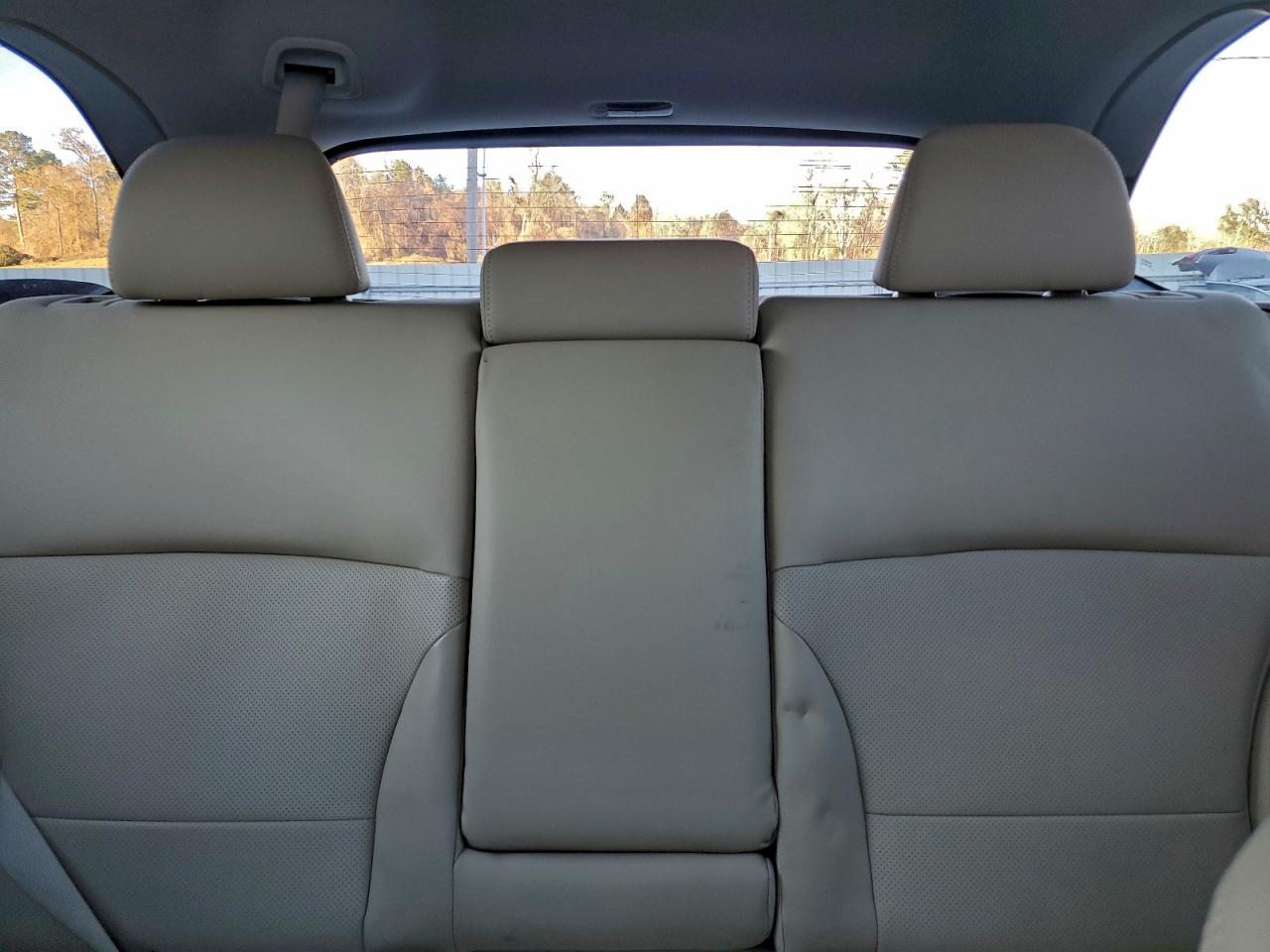 Subaru Outback 3.6r Limited Image 10