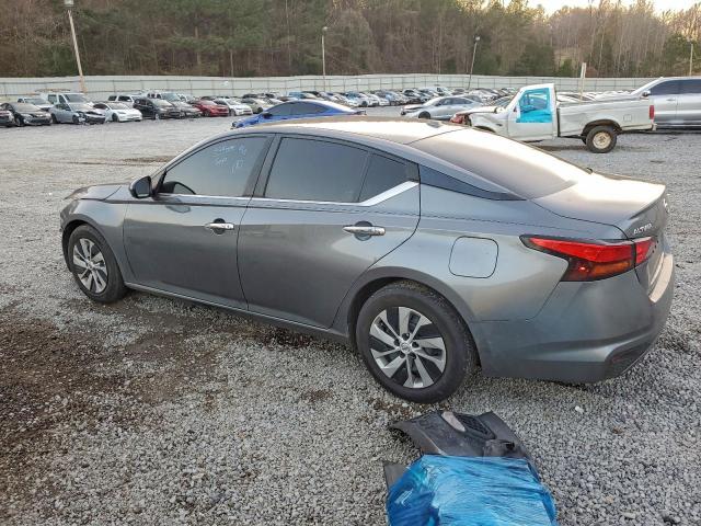 Nissan Altima S Image 3